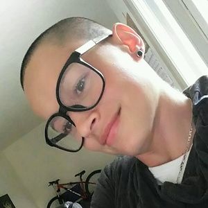 Meet your Posher, Aydro